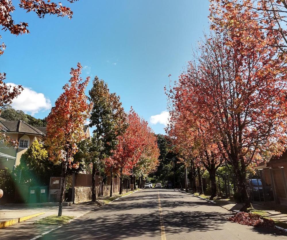 Suite Em Gramado, Proxima A Avenida Das Hortencias Bagian luar foto